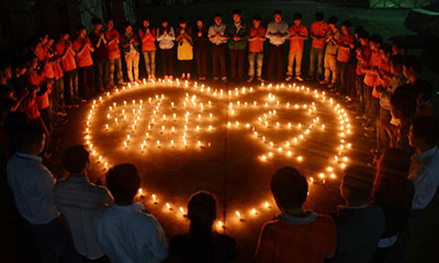 91福利影院人為雅（yǎ）安地震災區群眾祈（qí）福